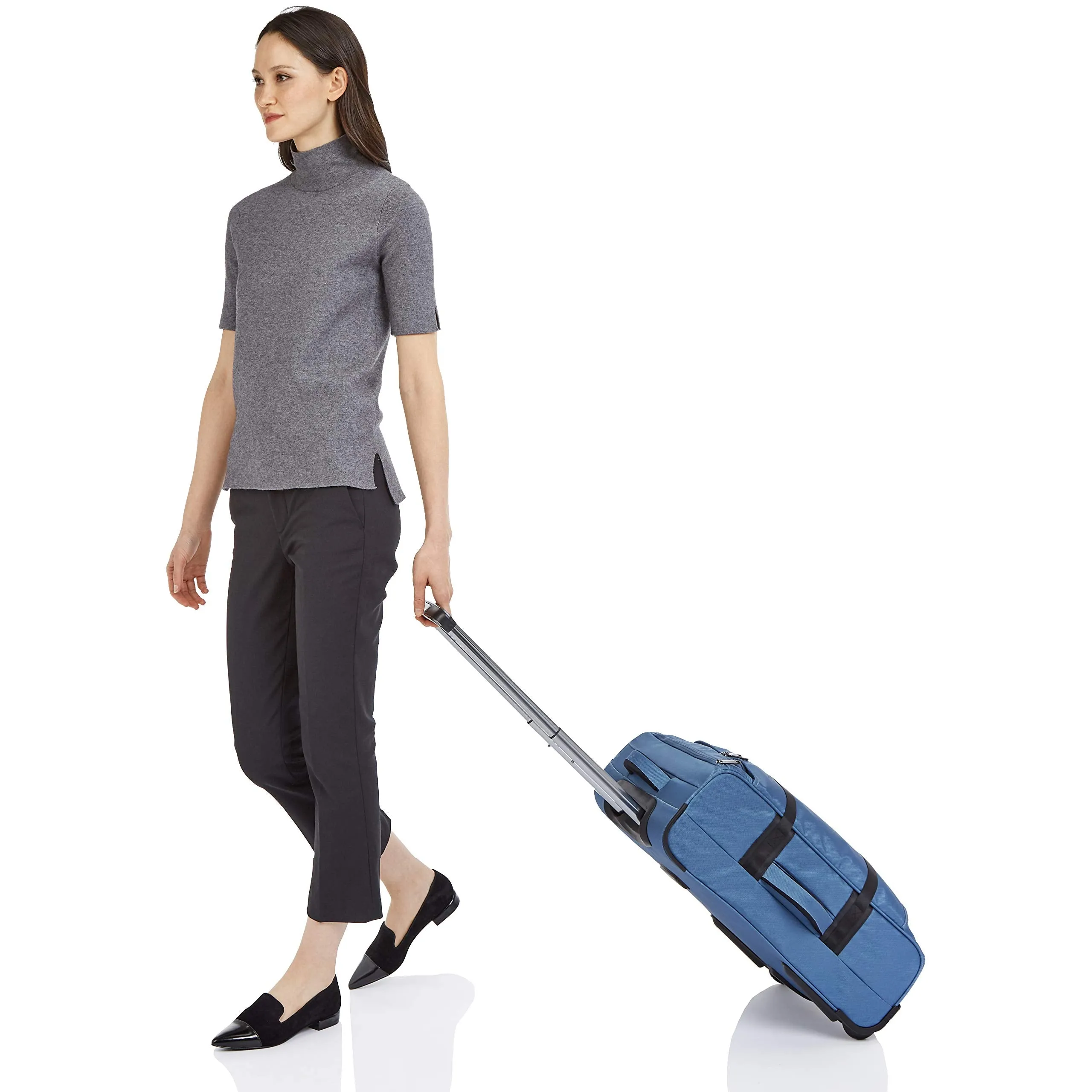 AmazonBasics Francis Wheeled Duffel, Blue