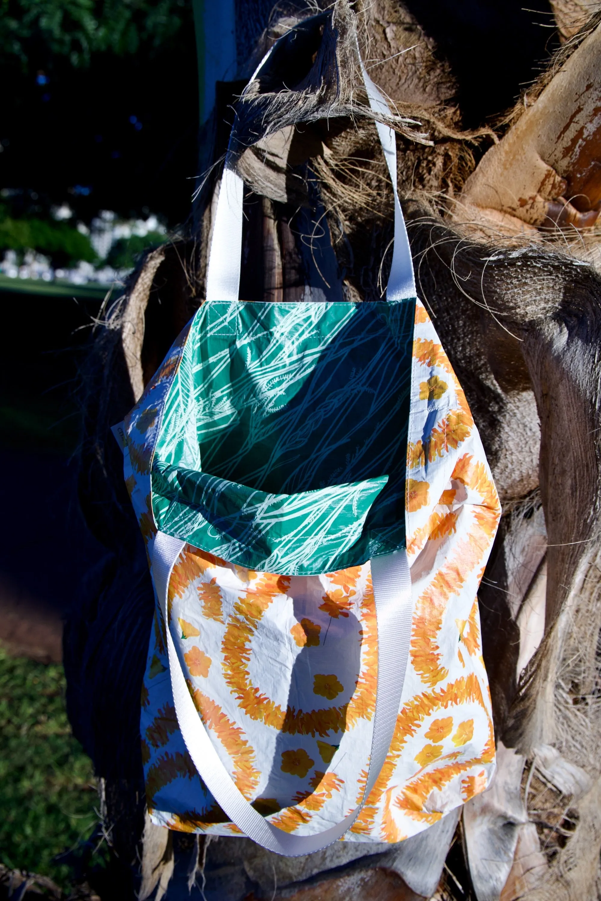 Hawaii Tote HNL Designs - Ilima Leis & Pili Grassn (Reversible)