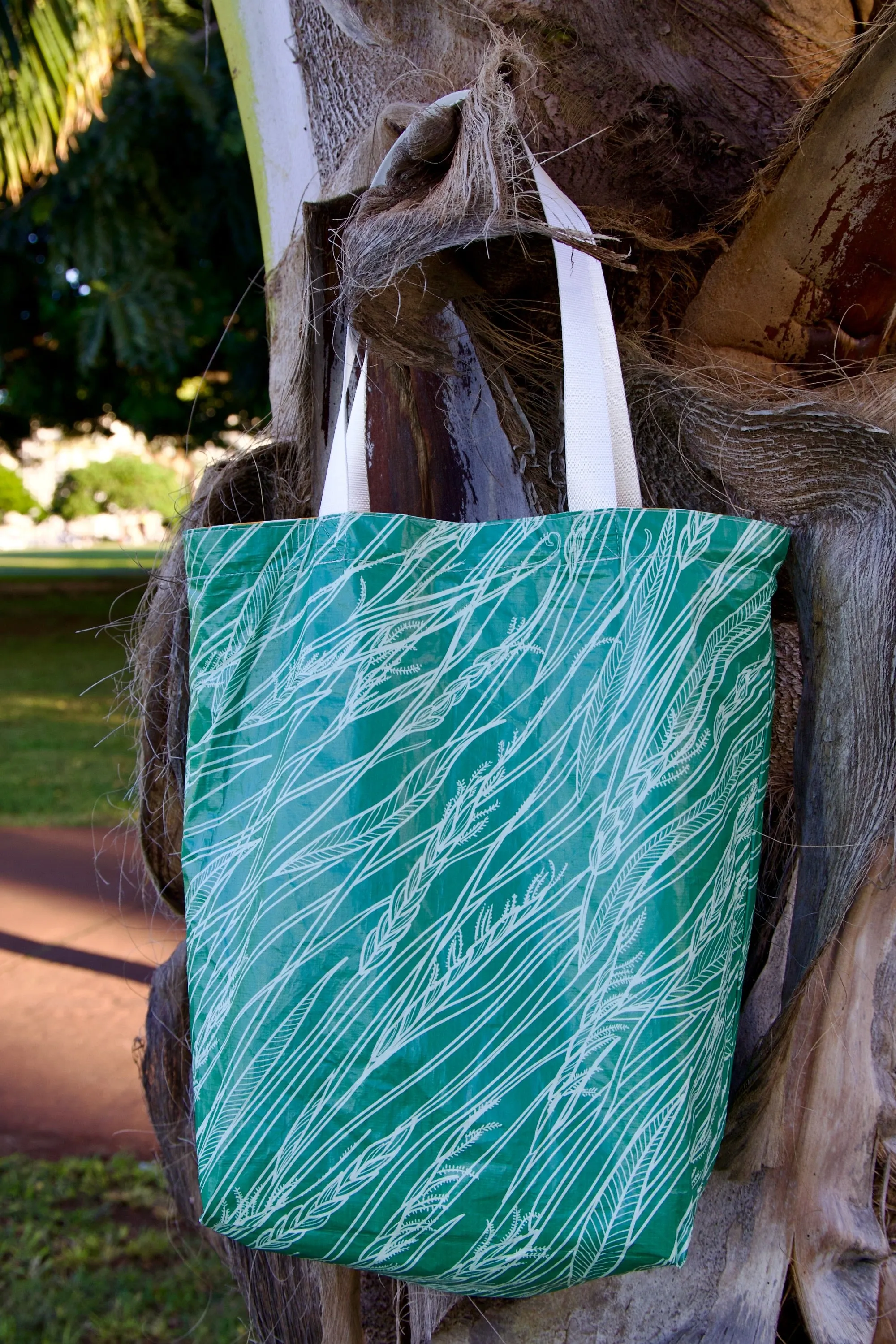 Hawaii Tote HNL Designs - Ilima Leis & Pili Grassn (Reversible)