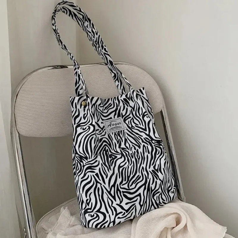 Spacious Leopard Pattern Shopping Tote Bags