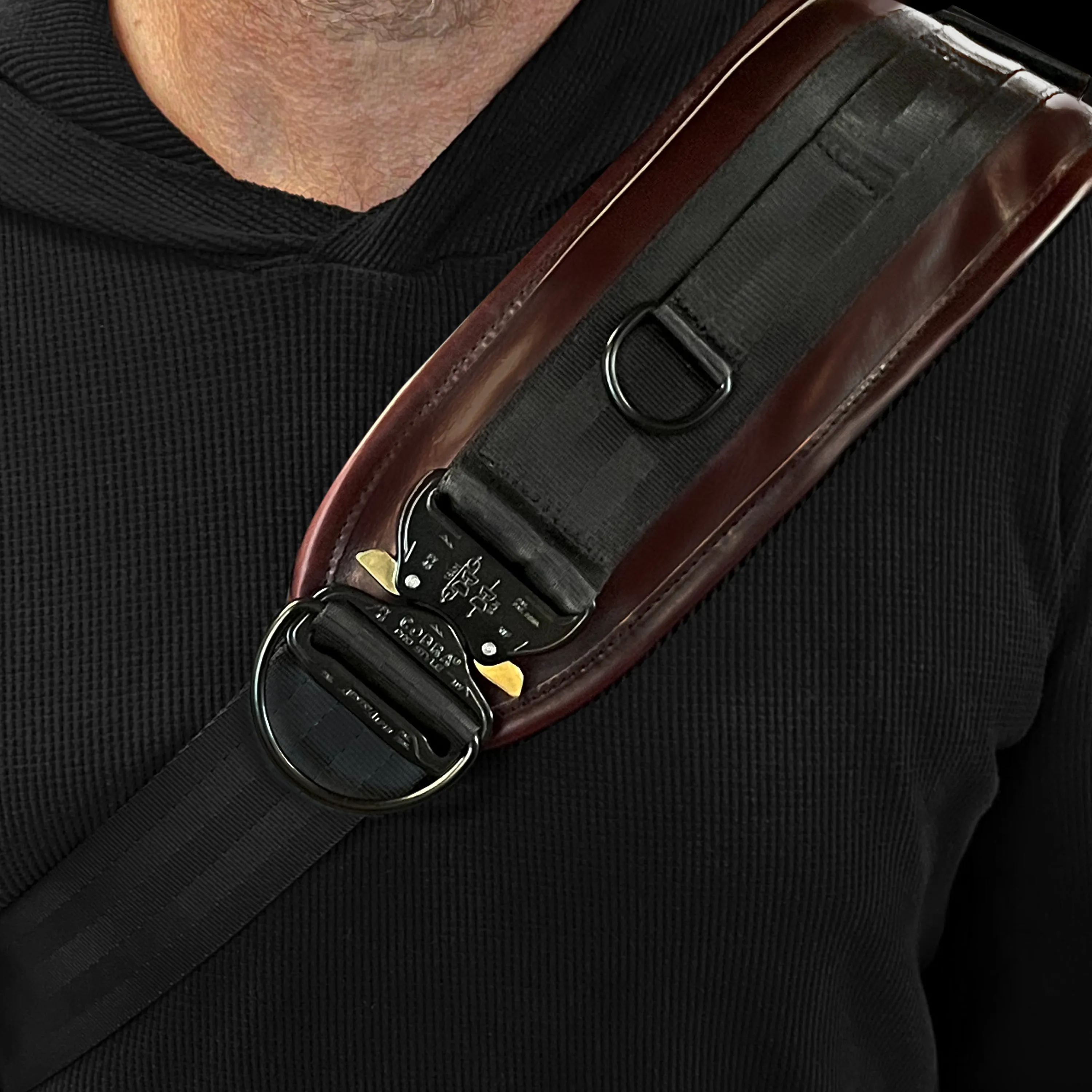 The Ultimate Horween Leather Strap x Closed-Cell Foam Padding x AustriAlpin® Cobra Buckle