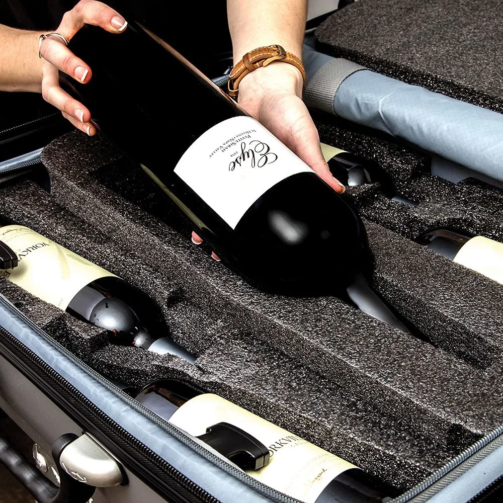 VinGarde Valise® Spinner Cases - The Petite 8-Bottle Case